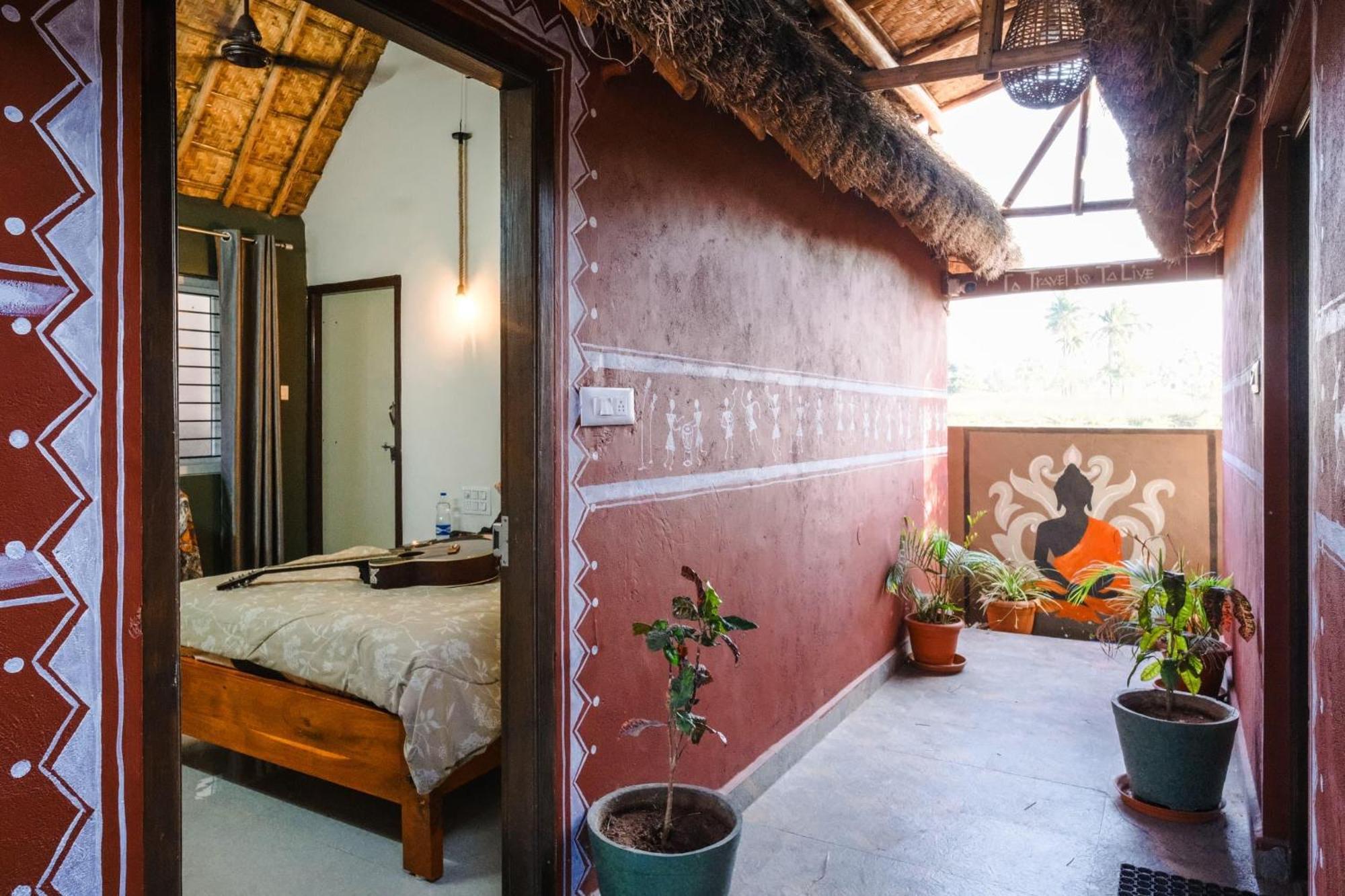 The Hideout Cottage And Restaurant Hampi Exterior photo